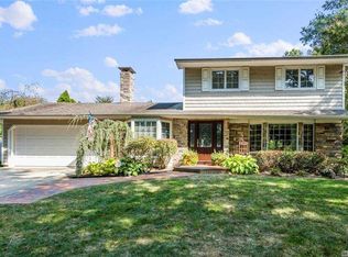 7 Bartel Dr, Greenlawn, NY 11740