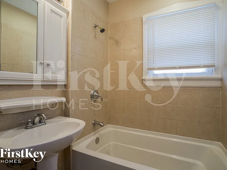 1217 Hickory St — Photo 12