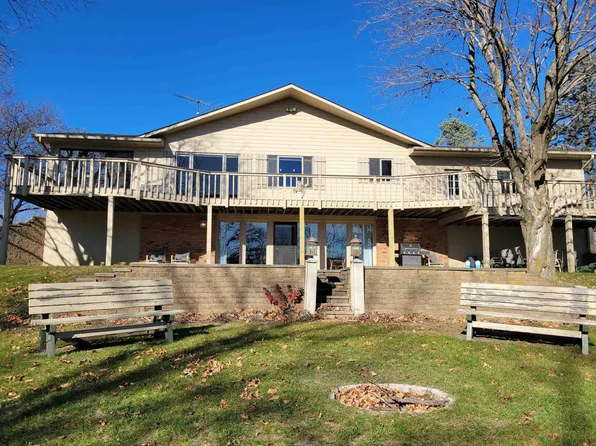 5A93 Manitou Ct, Apple River, IL 61001