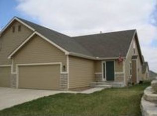 802 N Fieldstone Dr, Lawrence, KS 66049