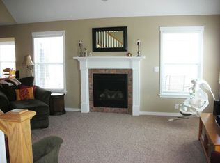 607 Agnes St, Washington, IL 61571