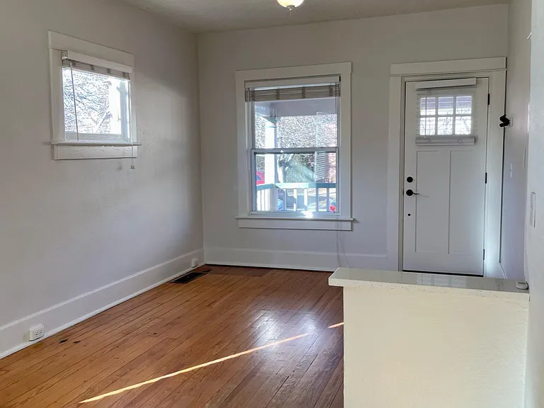 722 E Florida Ave — Photo 7