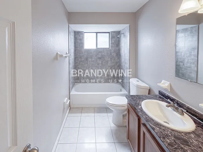 3363 Hampstead Dr — Photo 13