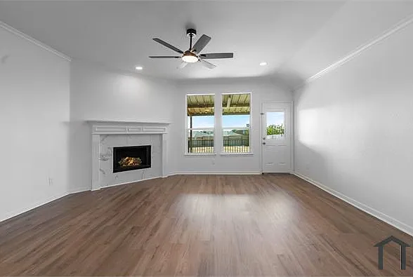 4 bed, 1830 sqft, $3,350 — Photo 4