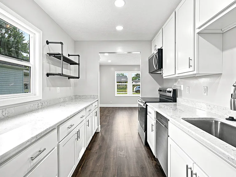 2118 Ulen Ln — Photo 8