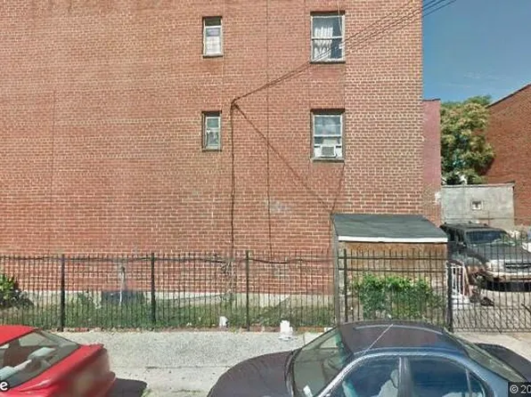 5225 103rd St, Corona, NY 11368