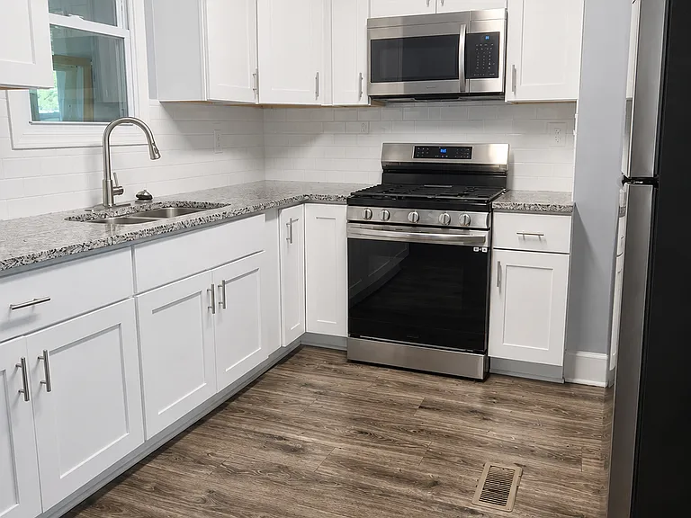 504 Homestead Ave #1 — Photo 6