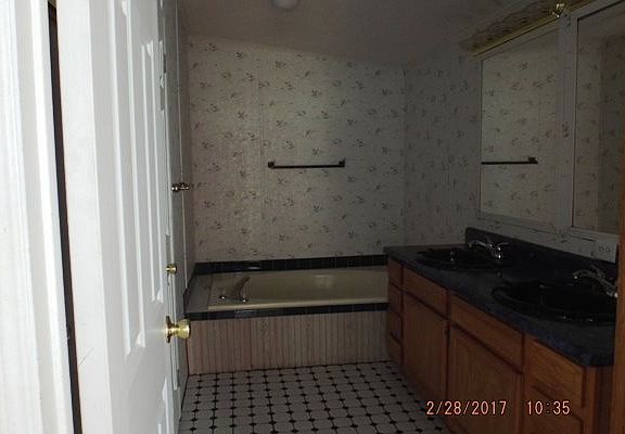 5th image of 359 SW Smyrna Pl