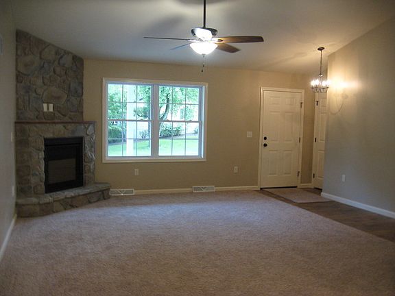 Great Rm with Gas Fireplace