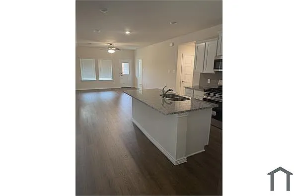Building Photo - 10325 Barron Dr