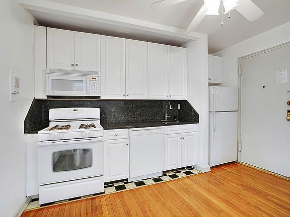 3rd image of 3203 Nostrand Ave APT 6P