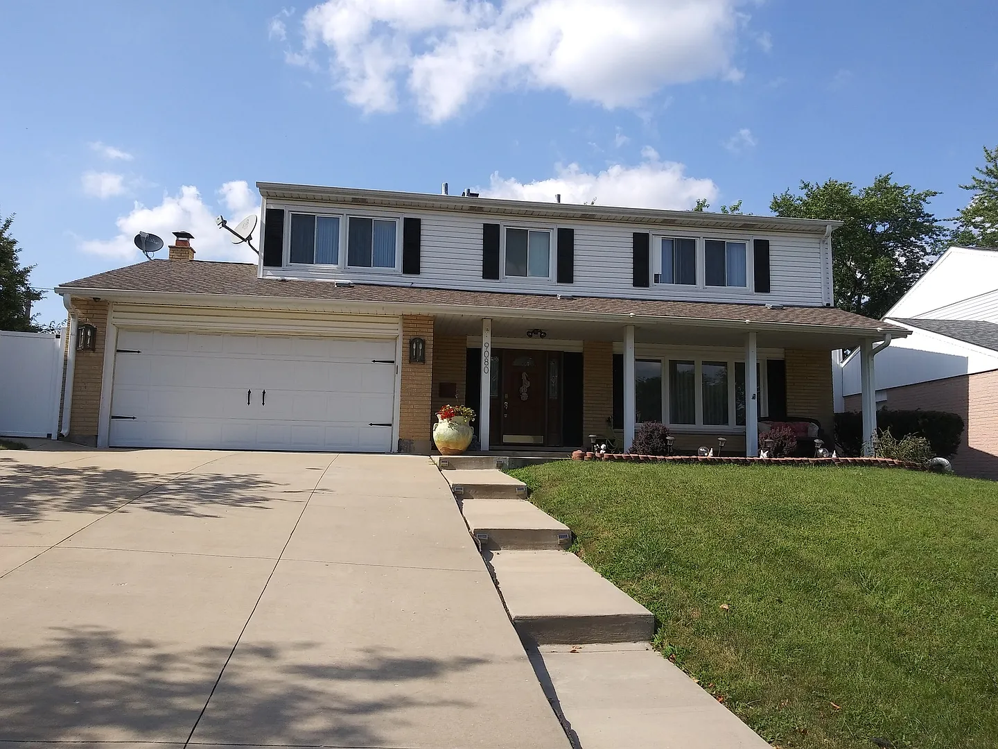 9080 Chestnut Dr photo 1