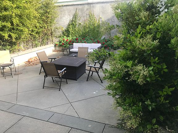 3rd image of 1899 Green St APT 2