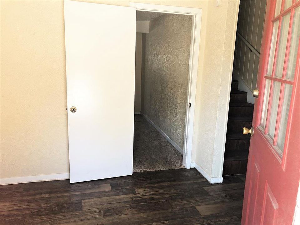 1st image of 911 University Ave APT 3