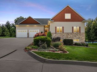 5067 Sutliff Rd NE, Solon, IA 52333