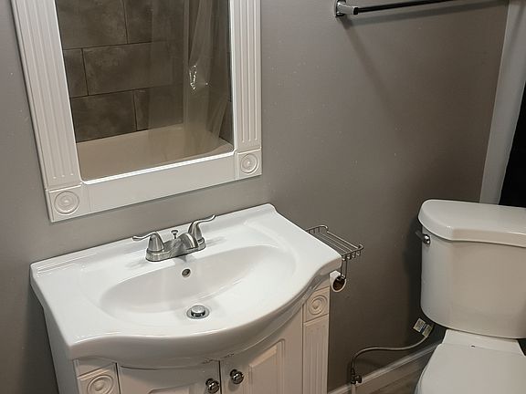 4th image of 1465 E Scottwood Ave