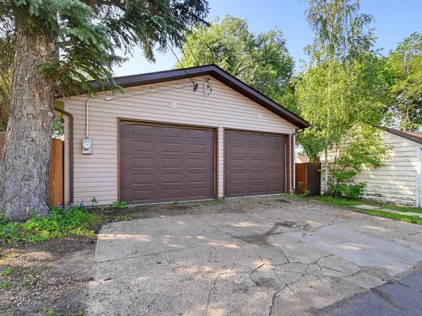 7754 80th Ave NW, Edmonton, AB T6C 0S4