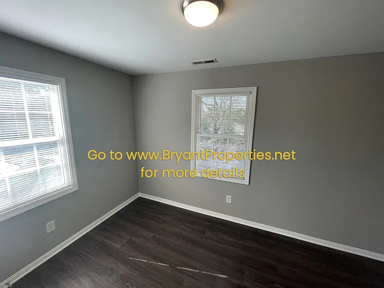 912 Bryan St — Photo 12