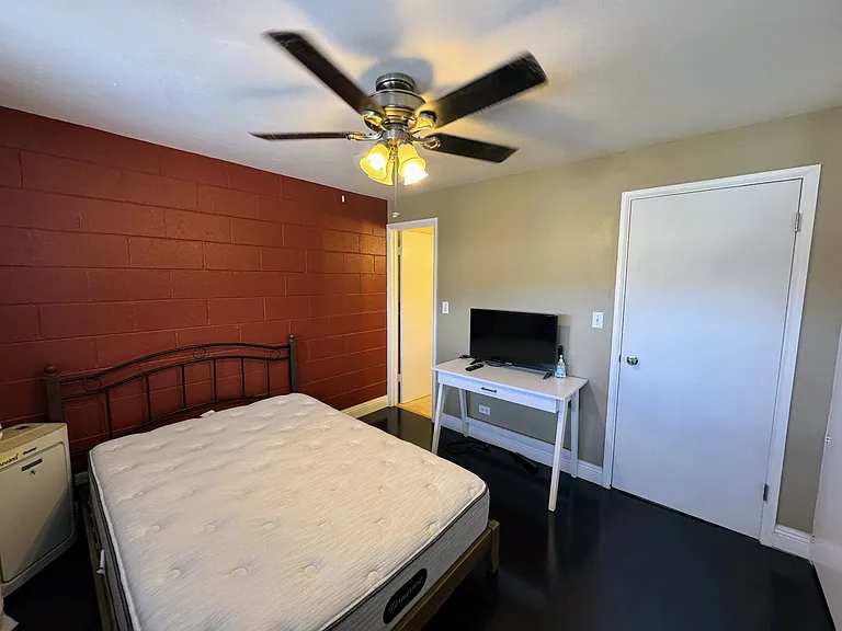 1427 Alexander St #208 — Photo 8