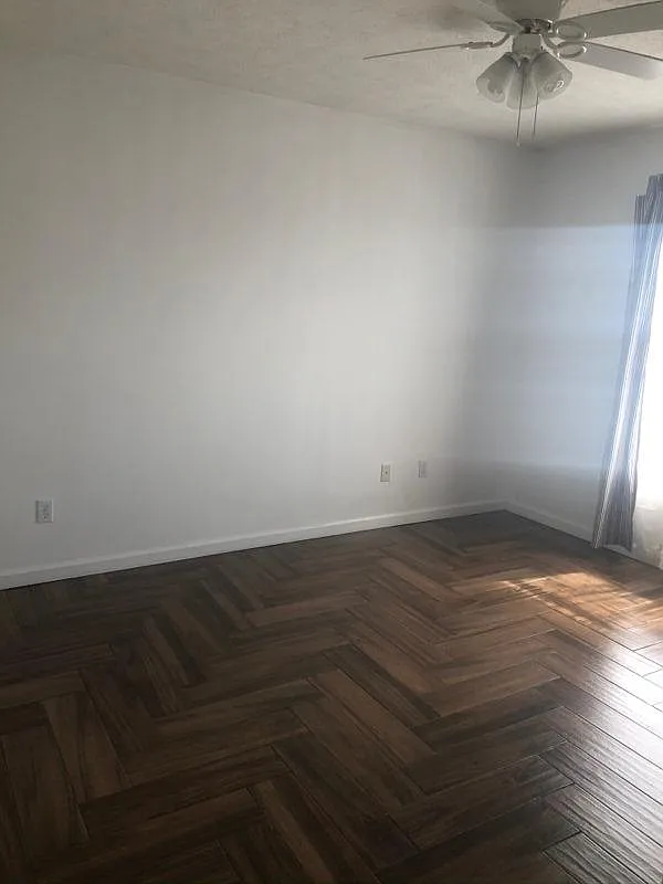 2 bed, 900 sqft, $1,400 — Photo 2