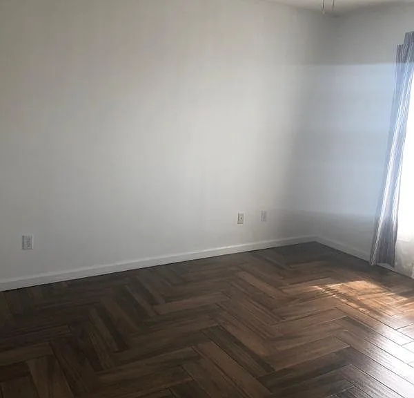 8001 S Lagoon Dr — Photo 2