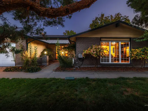10125 W Barnsdale Dr, Boise, ID 83704