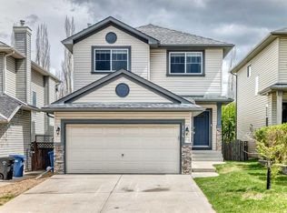 114 W Valley Crest Close NW, Calgary, AB T3B 5X2