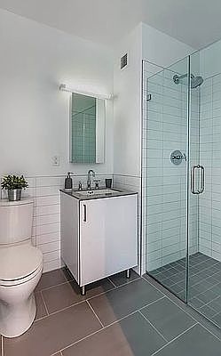 5th image of 22-22 Jackson Ave #705