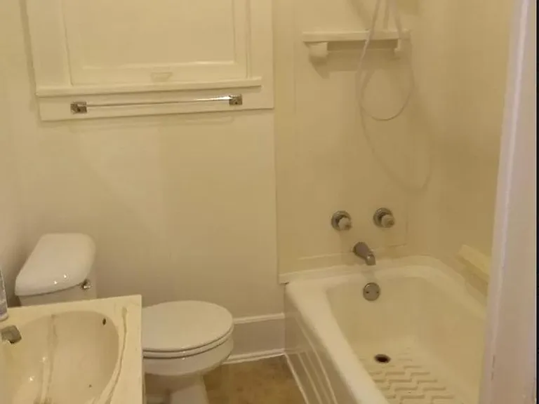 840 S Flood Ave — Photo 3