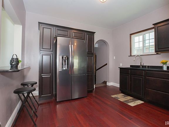 5th image of 730 Ravenswood Dr