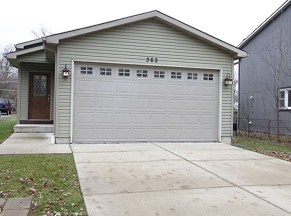 3rd image of 362 Shorewood Dr