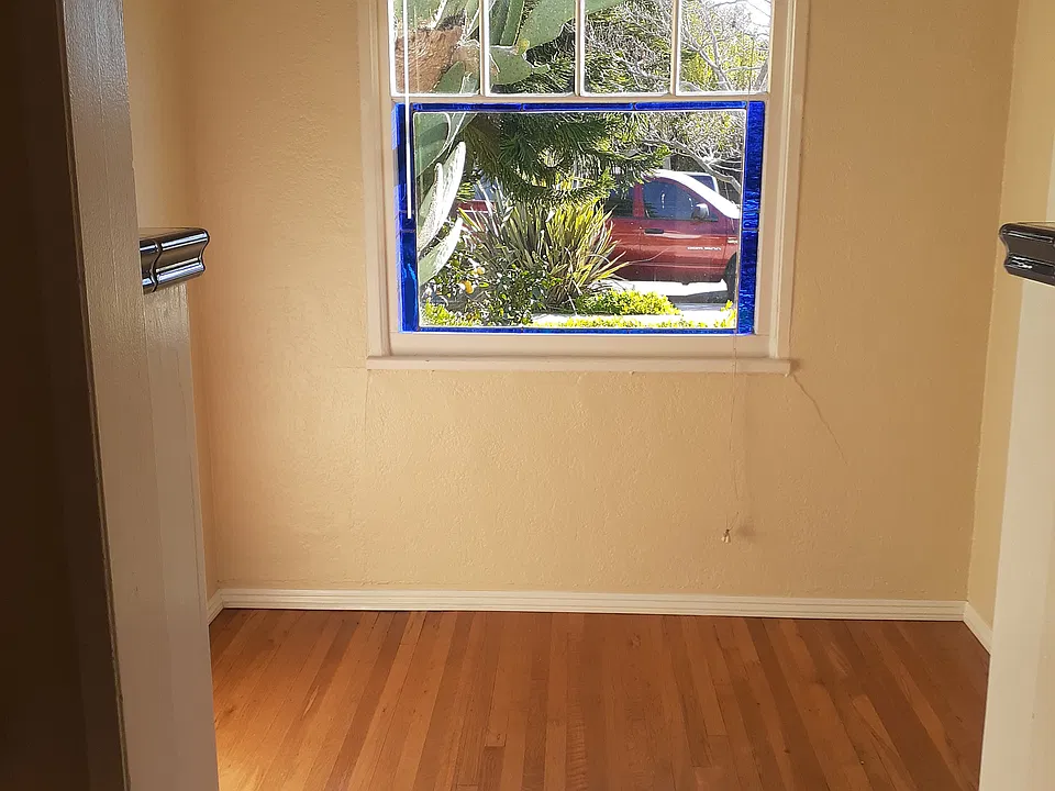 Dining room.