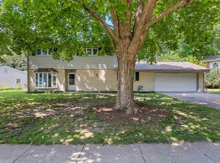 822 20th Ave, Coralville, IA 52241