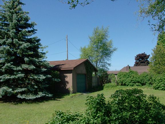 800 sq. ft. garage