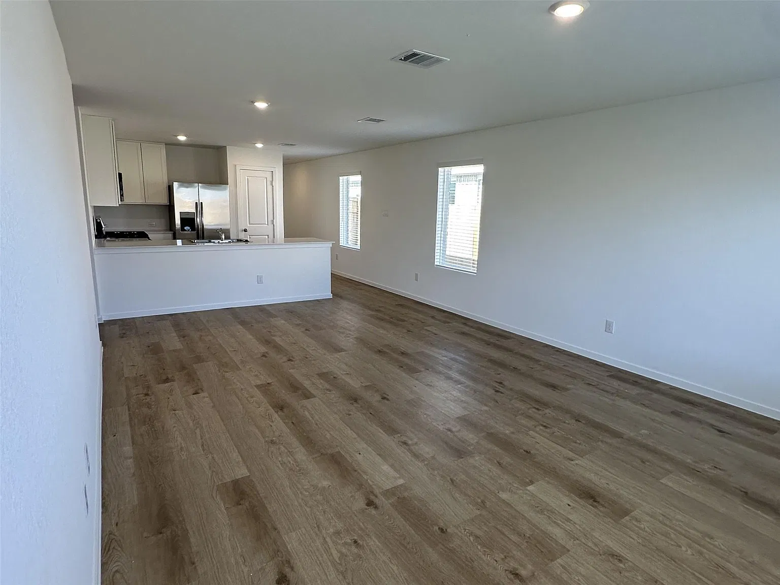3 bed, 2.0 bath, $1,700 — Photo 2