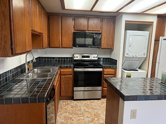 5th image of 536 Via De La Valle Unit F