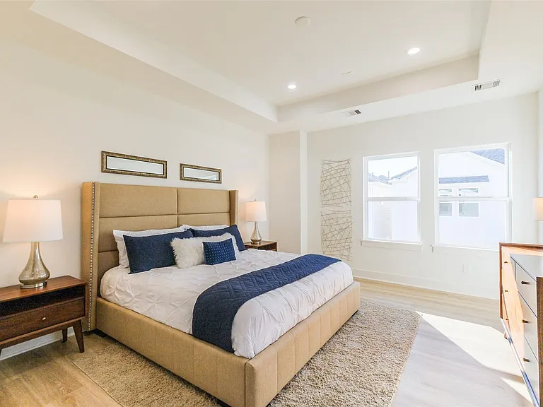8323 Brecha Ln — Photo 18