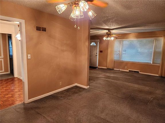 5th image of 1709 S Lake Dr