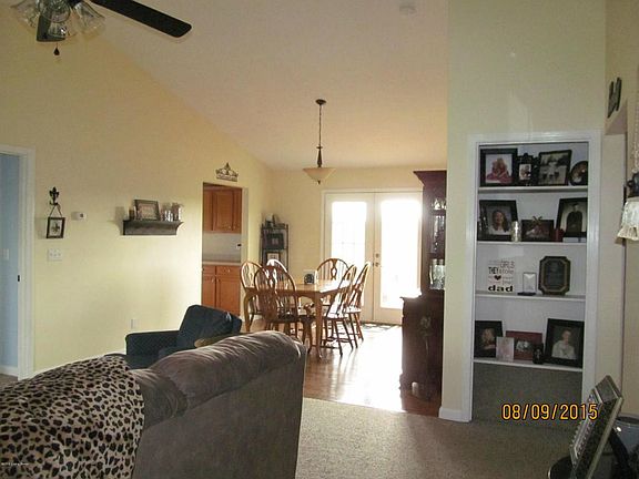 Foyer to Dining & Kit