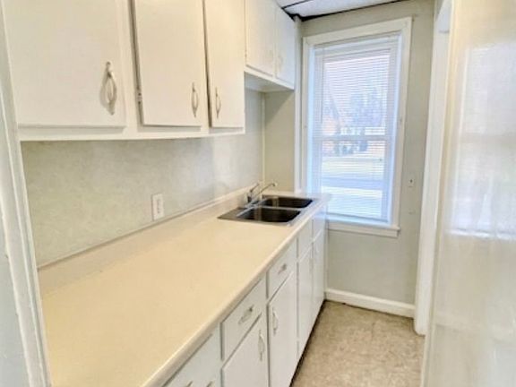 2nd image of 36 Grape St #2