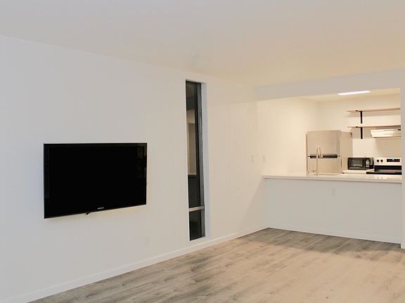 4th image of 260 Industrial Pkwy APT 5