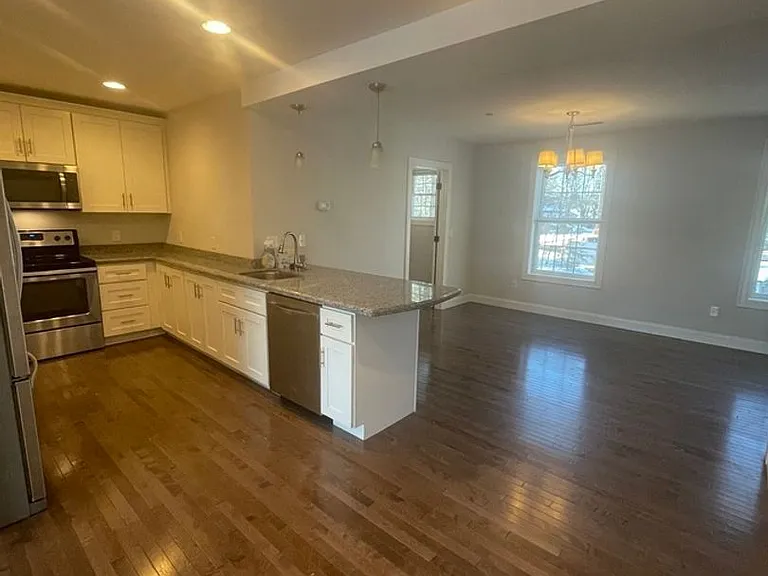 56 New Rochester Rd — Photo 10