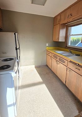 3rd image of 2782 S 60th St APT 4