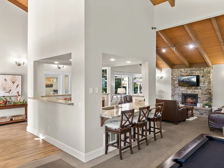 Kitchenette + Entertainment Lounge