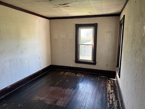 5th image of 1322 Weavertown Rd #1