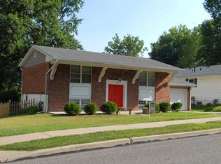 12428 Marine Ave, Maryland Heights, MO 63043