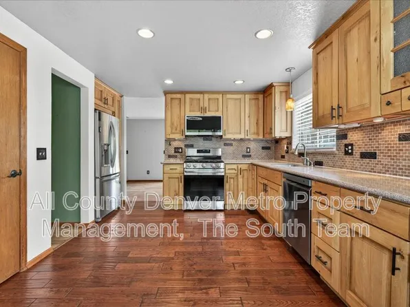 19721 E Stanford Dr, Centennial, CO 80015
