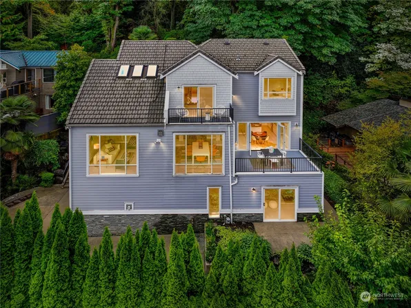 1520 E Interlaken Boulevard, Seattle, WA 98112