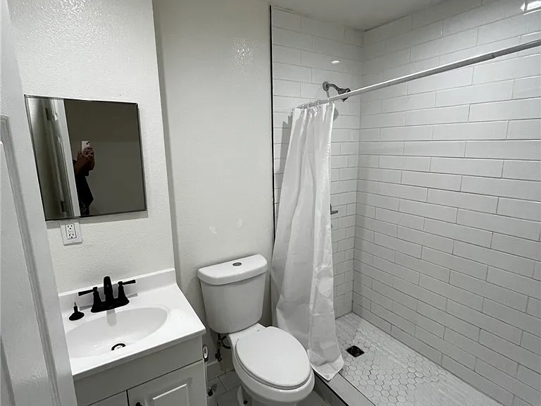 4518 S Normandie Ave #3/4 — Photo 5