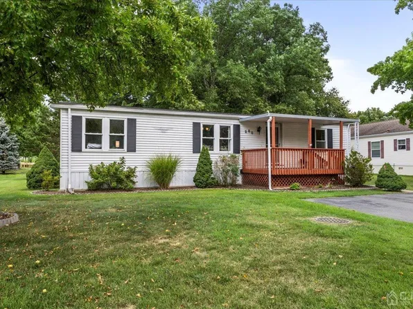 280 Pine View Way, Spotswood, NJ 08884